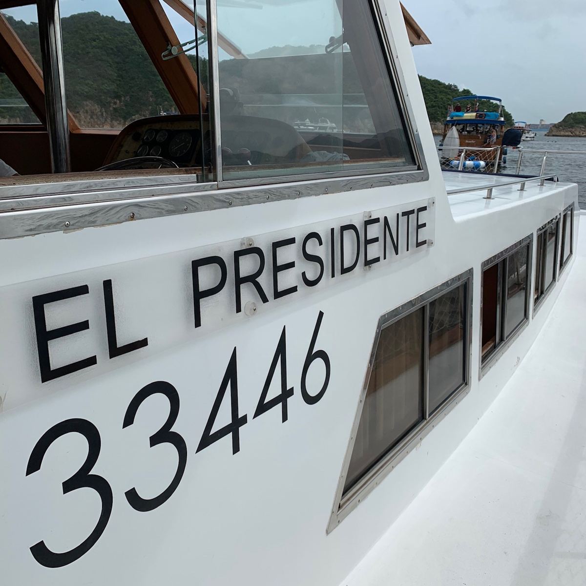 El Presidente name and registration 33446 on the hull